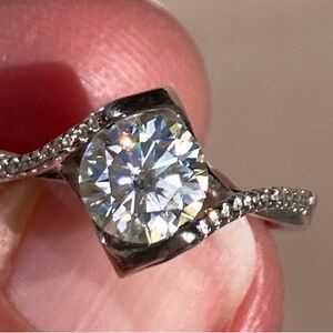 Brilliant Moissanite Diamond Ring